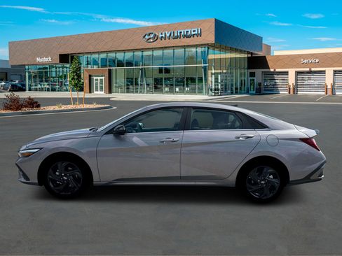 New 2026 Hyundai Elantra SEL Sport Premium image 3