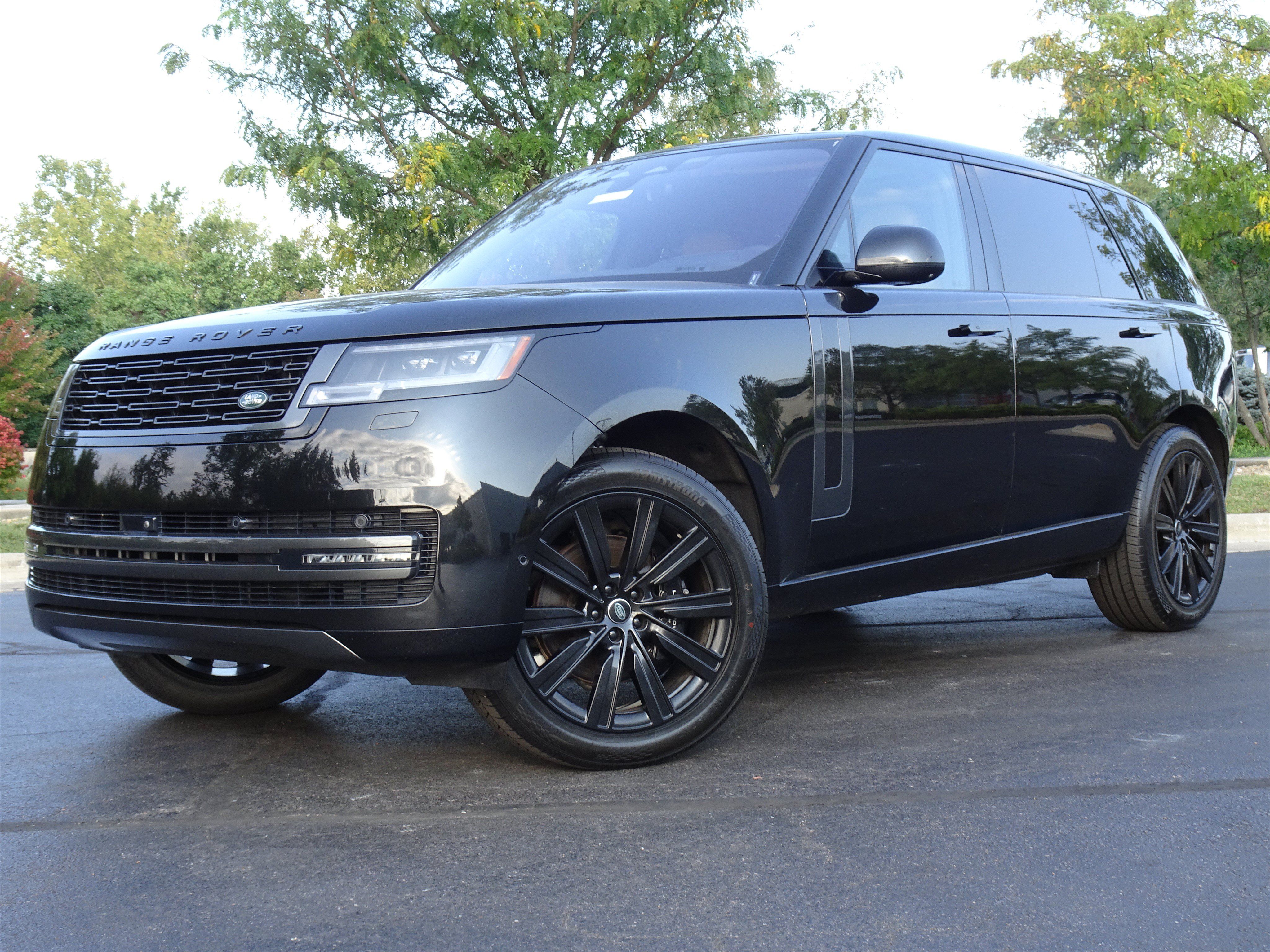 Certified 2023 Land Rover Range Rover Long Wheelbase SE AWD/4WD image 1