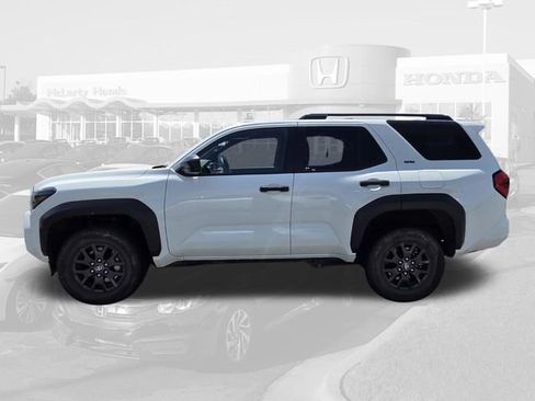 Used 2025 Toyota 4Runner SR5 AWD/4WD image 2