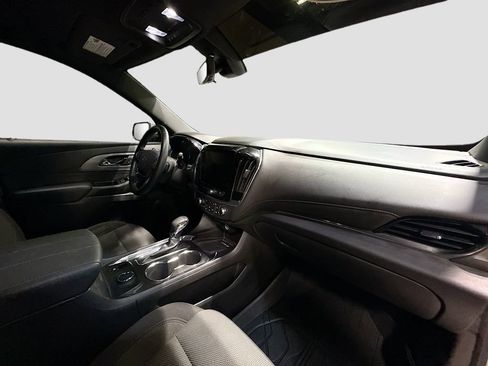Used 2023 Chevrolet Traverse LT image 27