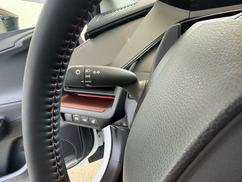 Certified 2025 Toyota Prius Plug-In Hybrid image 13