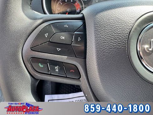 Used 2022 Jeep Cherokee Trailhawk w/ Sun, Sound & Nav Group AWD/4WD image 23