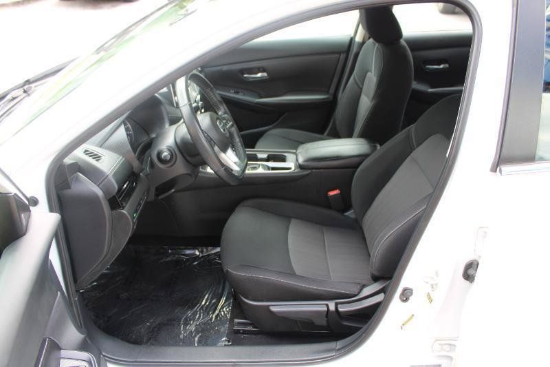 Used 2022 Nissan Sentra SV FWD image 11