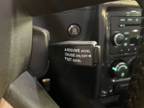 Used 2009 Dodge Challenger SRT8 image 32