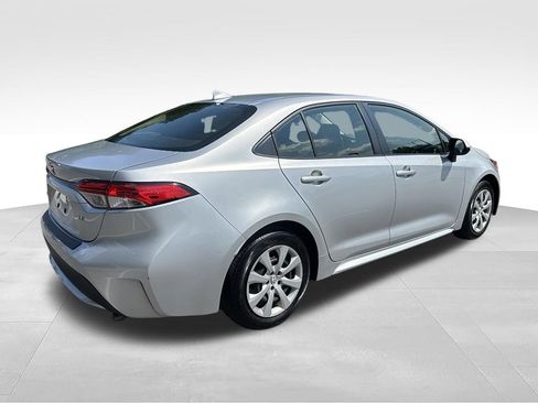 Used 2022 Toyota Corolla LE FWD image 7