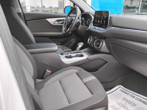 Used 2024 Chevrolet Blazer LT w/ Convenience Package FWD image 19