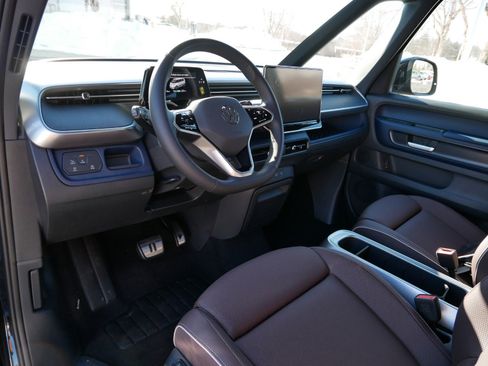 New 2025 Volkswagen ID. Buzz Pro S image 9