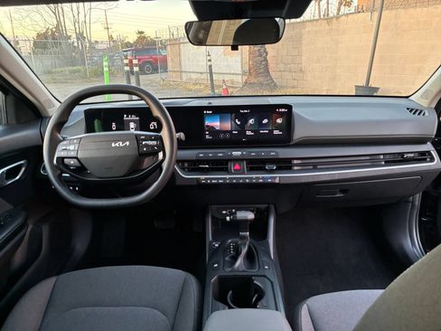 Used 2025 Kia K4 FWD image 32