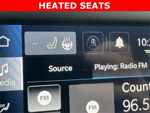 Used 2023 Chrysler Voyager LX image 13