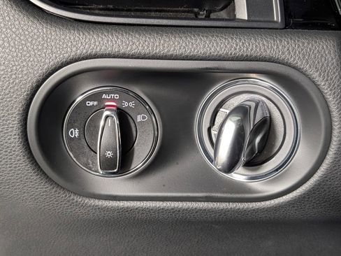 Certified 2023 Porsche Macan AWD/4WD image 34