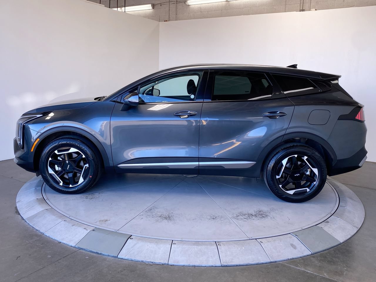 Certified 2026 Kia Sportage S AWD/4WD image 2