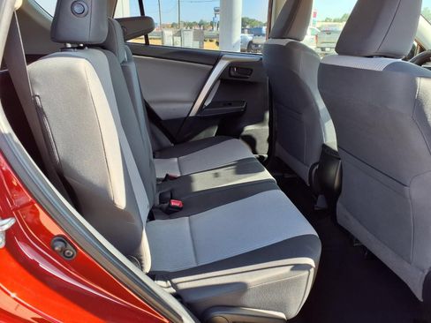 Used 2015 Toyota RAV4 LE FWD image 19