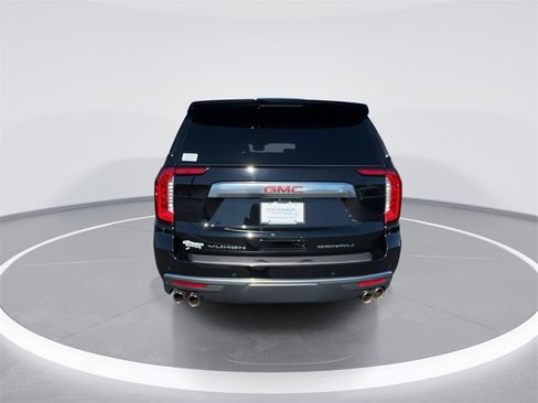 Used 2024 GMC Yukon Denali w/ Denali Reserve Package image 7