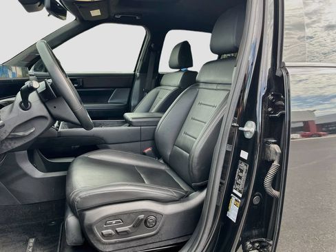 Used 2025 Hyundai Santa Fe Calligraphy AWD/4WD image 22