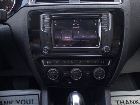 Used 2017 Volkswagen Jetta SEL image 14