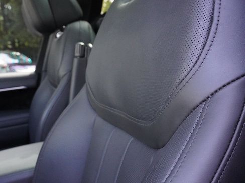 Used 2024 Land Rover Range Rover Long Wheelbase Autobiography image 41