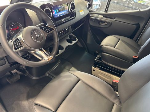 New 2026 Mercedes-Benz Sprinter 2500 image 10