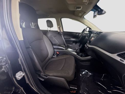Used 2018 Dodge Journey SE w/ Connectivity Group FWD image 29