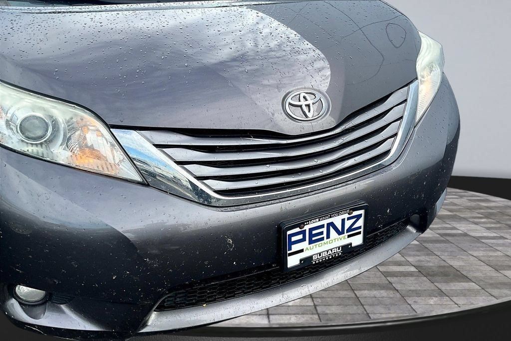 Used 2015 Toyota Sienna XLE FWD image 34