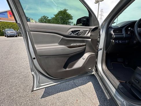 Used 2023 GMC Acadia AT4 w/ Technology Package AWD/4WD image 23