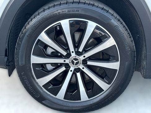 Certified 2023 Mercedes-Benz GLB 250 4MATIC image 12