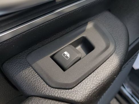 Certified 2025 RAM 1500 Big Horn RWD image 17