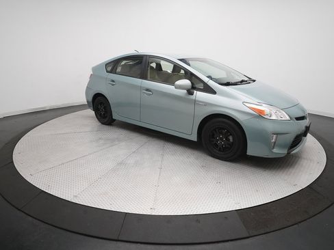 Used 2015 Toyota Prius Two image 13
