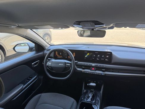 Used 2025 Kia K4 FWD image 29