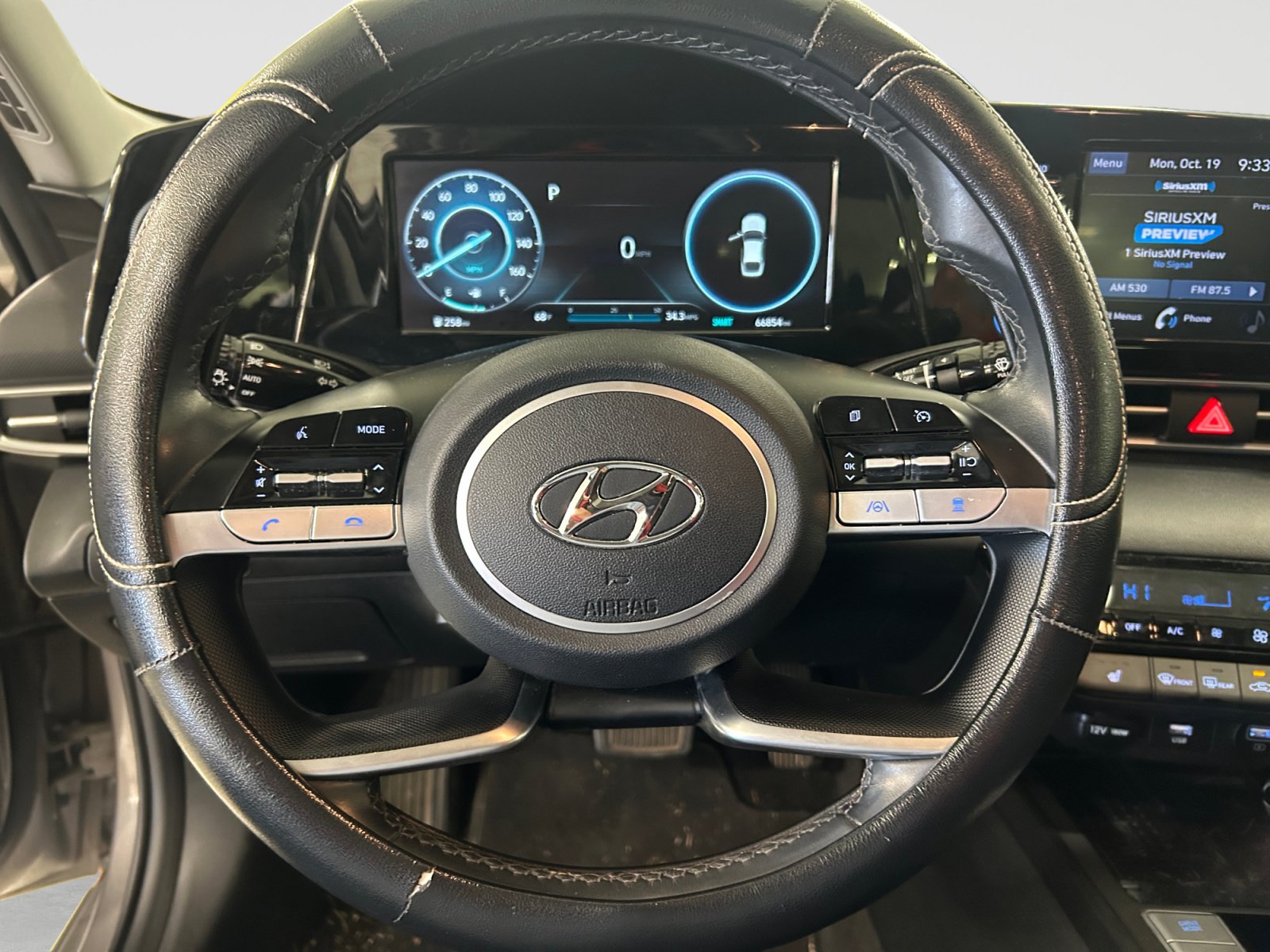 Used 2022 Hyundai Elantra SEL w/ Convenience + Premium Package FWD image 12