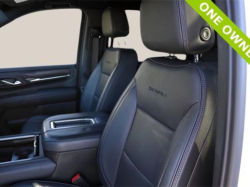 Used 2021 GMC Yukon XL Denali image 11