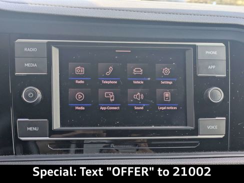 Used 2024 Volkswagen Jetta Sport image 18