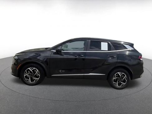 Used 2025 Kia Sportage LX FWD image 9