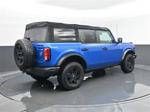 Used 2022 Ford Bronco Black Diamond image 3