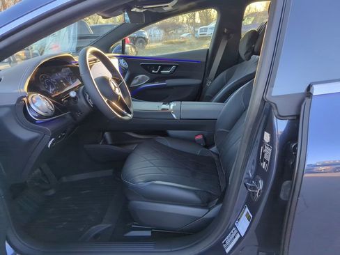 Used 2023 Mercedes-Benz EQS 580 580 image 13