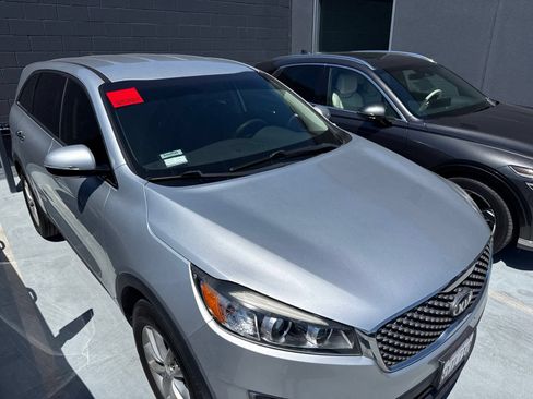 Used 2018 Kia Sorento L FWD image 1
