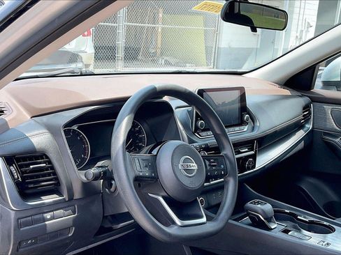 Certified 2021 Nissan Rogue SV FWD image 8