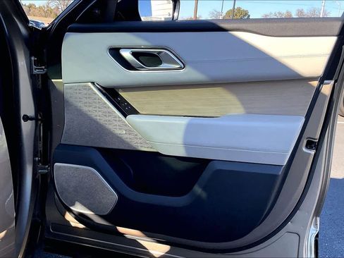 Used 2022 Land Rover Range Rover Velar R-Dynamic HSE image 27