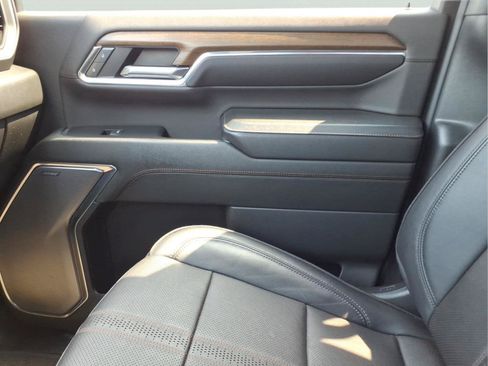 Used 2024 Chevrolet Silverado 2500 High Country w/ High Country Premium Package AWD/4WD image 28