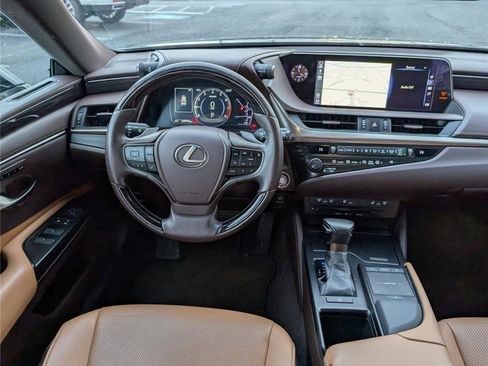 Used 2019 Lexus ES 350 w/ Premium Package image 16