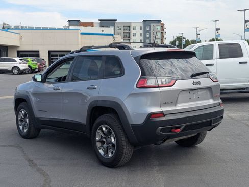 Used 2019 Jeep Cherokee Trailhawk w/ Cold Weather Group AWD/4WD image 7