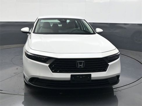 Used 2023 Honda Accord LX image 9