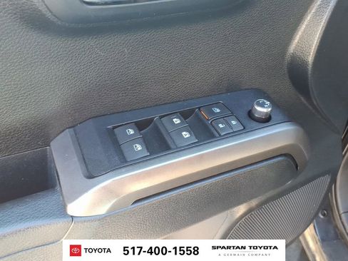 Used 2016 Toyota Tacoma TRD Sport AWD/4WD image 14