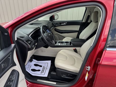Used 2021 Ford Edge Titanium AWD/4WD image 9