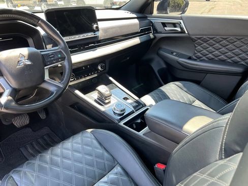 Used 2023 Mitsubishi Outlander SEL AWD/4WD image 18
