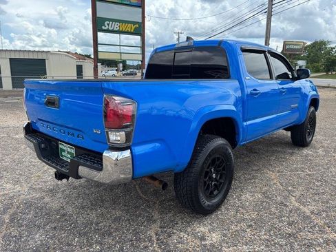 Used 2020 Toyota Tacoma SR5 RWD image 5