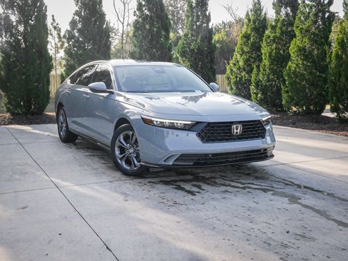 New 2026 Honda Accord EX-L image 2
