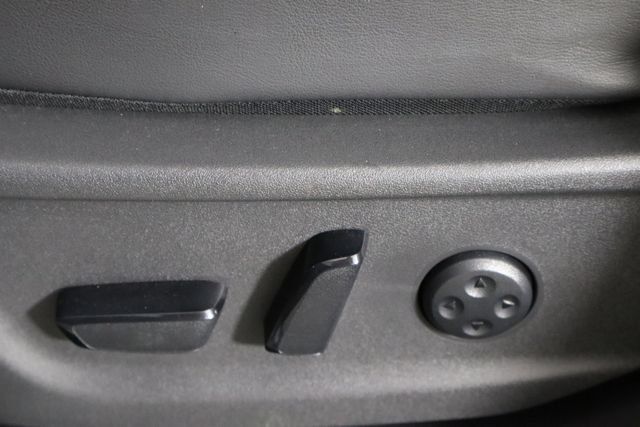 Used 2023 Nissan Ariya AWD image 23