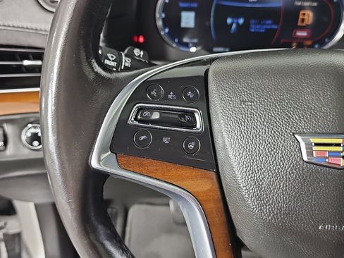 Used 2020 Cadillac Escalade Luxury AWD/4WD image 16