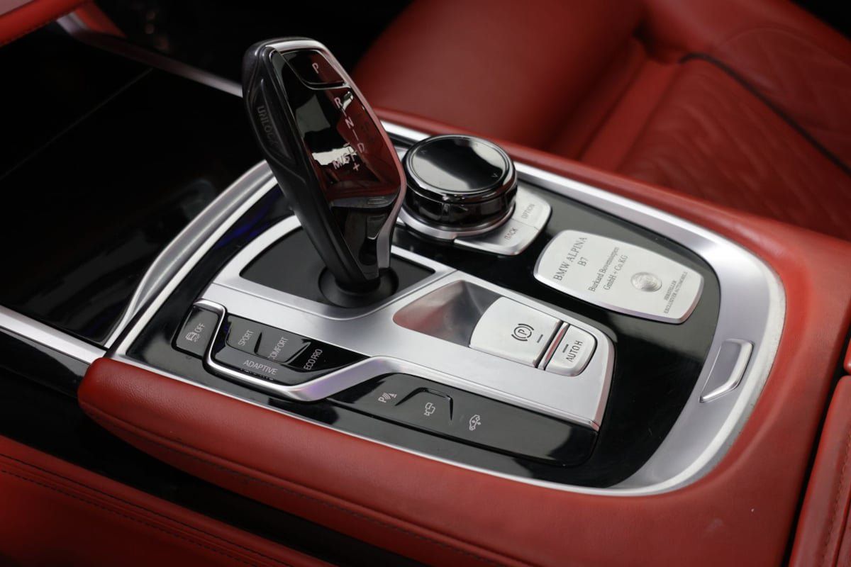 Used 2022 BMW ALPINA B7 xDrive AWD/4WD image 7