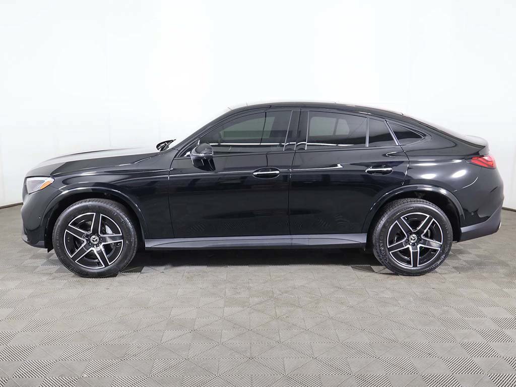 Used 2025 Mercedes-Benz GLC 300 4MATIC image 18